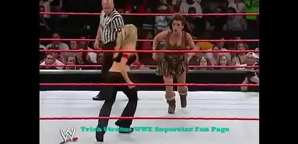  Trish Stratus vs Mickie James. Raw.